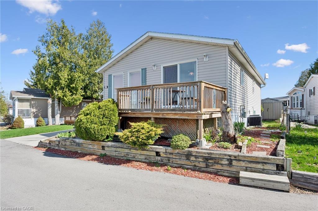 27 Trillium Beach Drive Property Photo 2