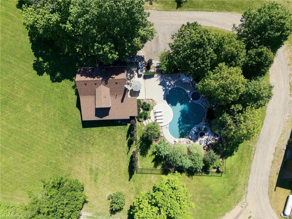 62 Thompson Road Property Photo 6