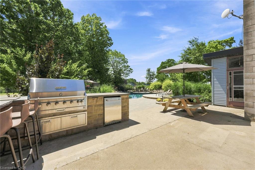 62 Thompson Road Property Photo 14