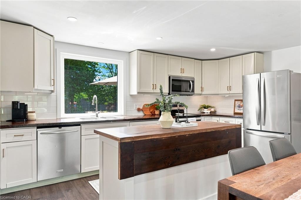62 Thompson Road Property Photo 33