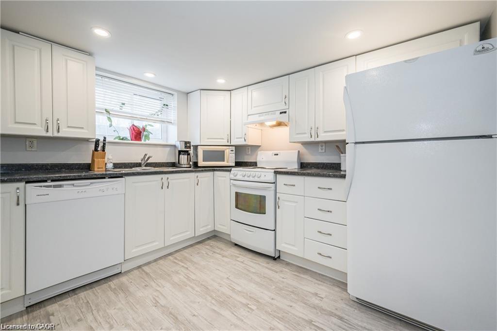 64 Sheldon Avenue N Property Photo 3