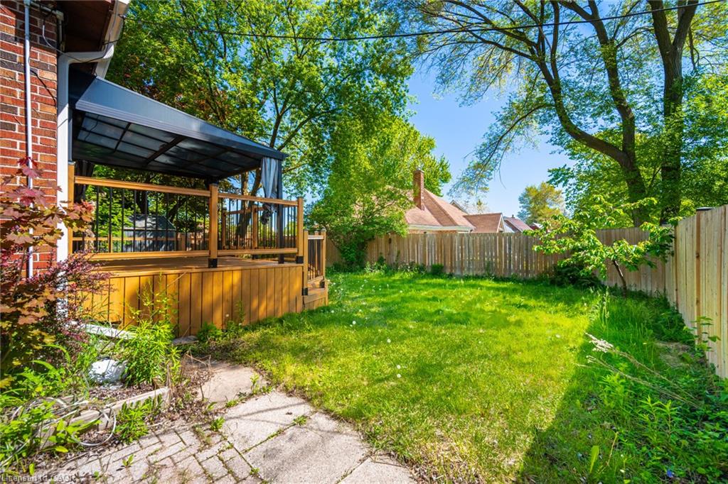 64 Sheldon Avenue N Property Photo 8