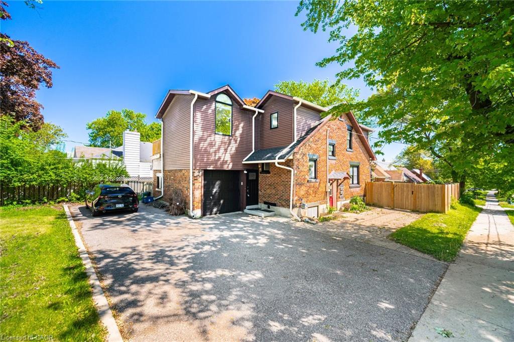 64 Sheldon Avenue N Property Photo 9