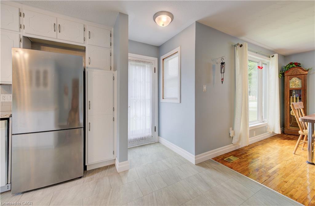 254 Wellington Street W Property Photo 4