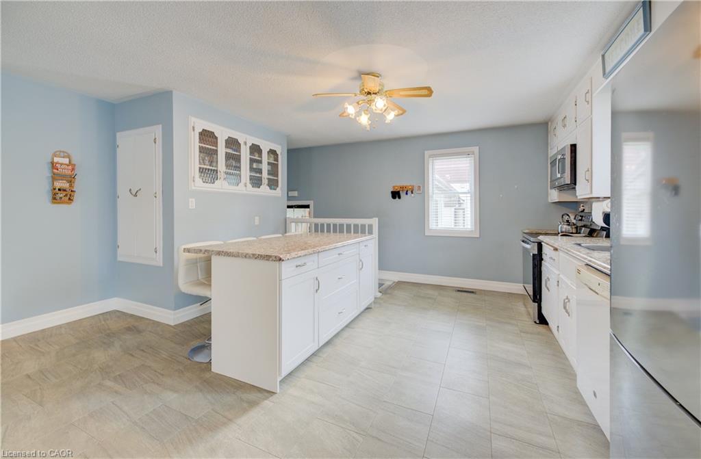 254 Wellington Street W Property Photo 8