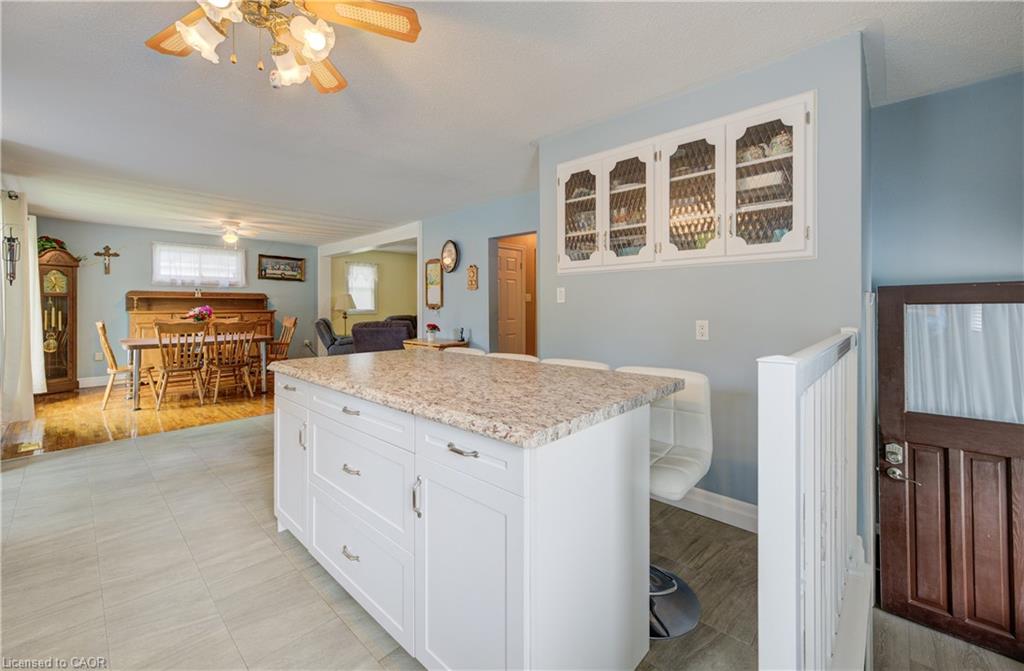 254 Wellington Street W Property Photo 9