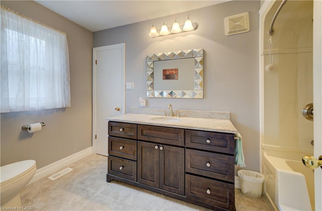 254 Wellington Street W Property Photo 18