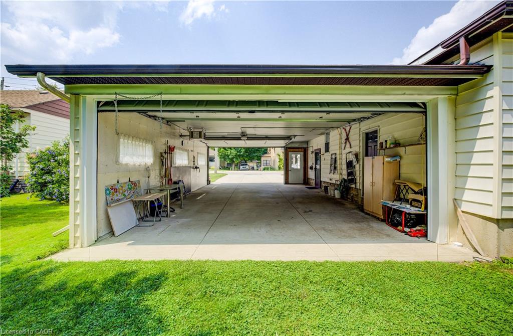 254 Wellington Street W Property Photo 31