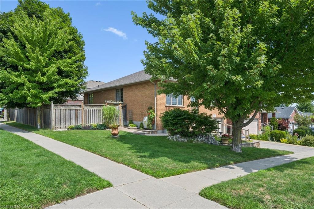 139 Attwood Drive Property Photo 6