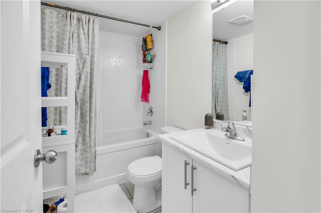 1451 Green Road Property Photo 12