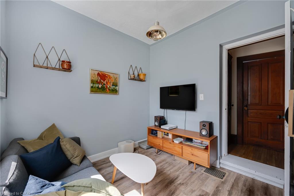 458 Woolwich Street Property Photo 12