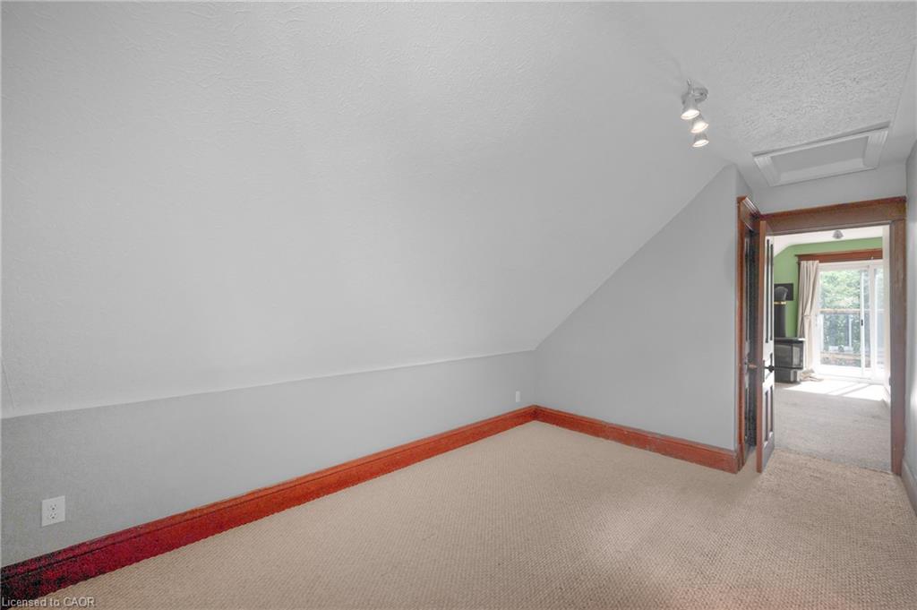 458 Woolwich Street Property Photo 28