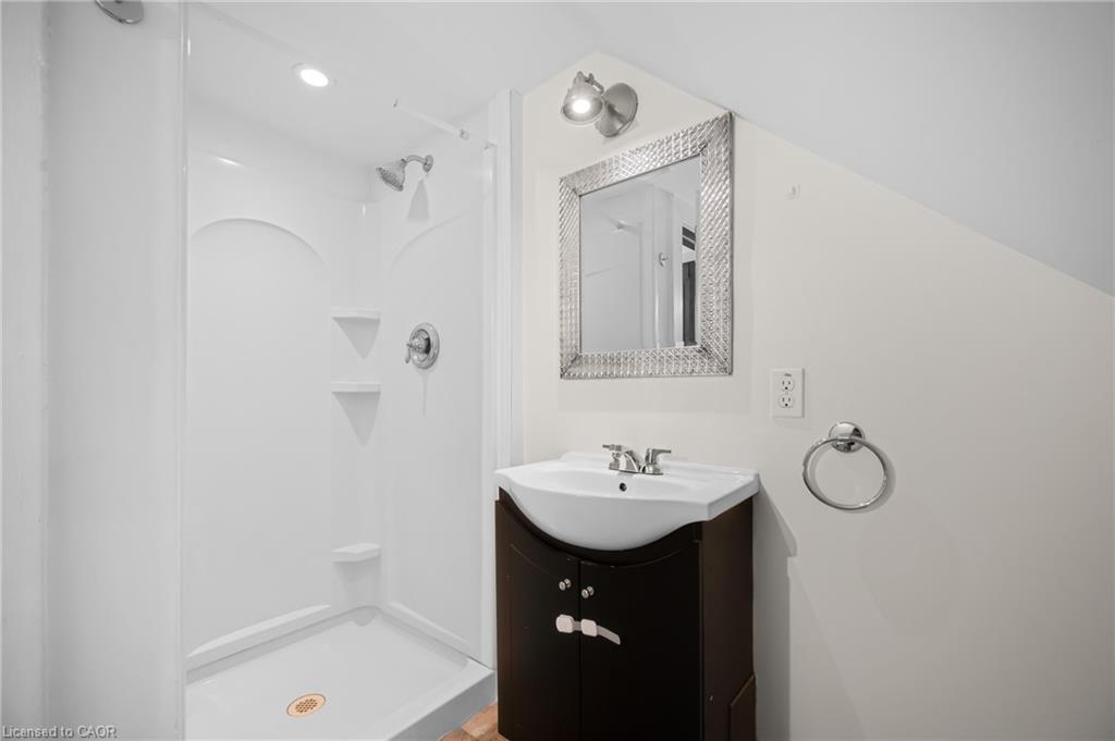 458 Woolwich Street Property Photo 29