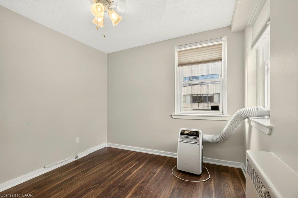 10-4 Robinson Street Property Photo 23