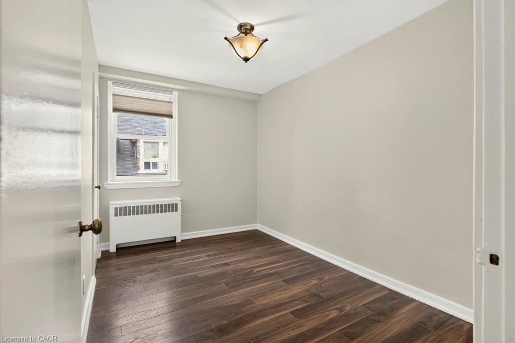 10-4 Robinson Street Property Photo 25