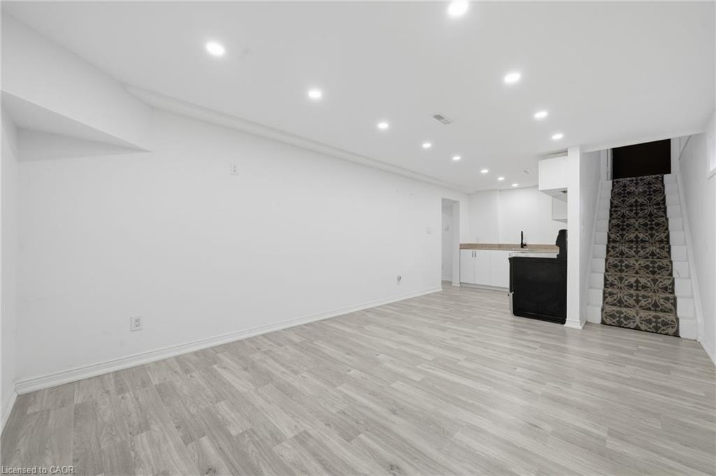 39 Camrose Drive Property Photo 28