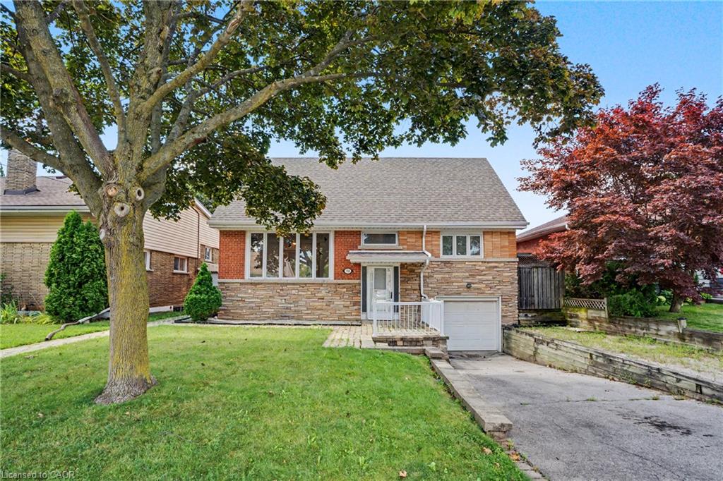 100 Hardale Crescent Property Photo 1