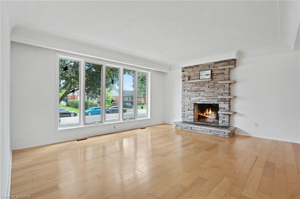 100 Hardale Crescent Property Photo 10