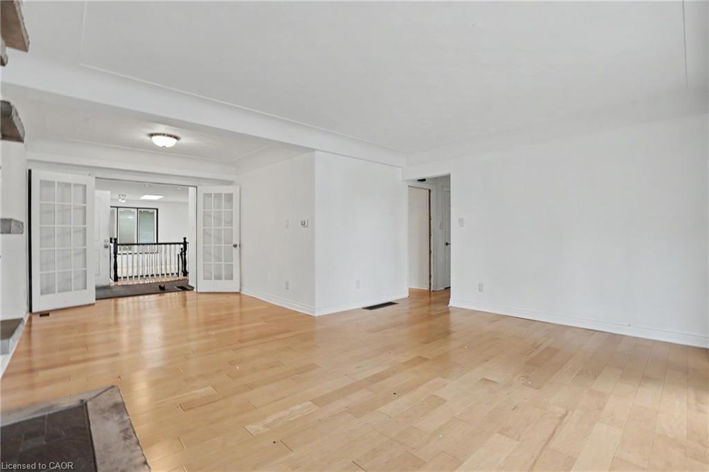 100 Hardale Crescent Property Photo 12