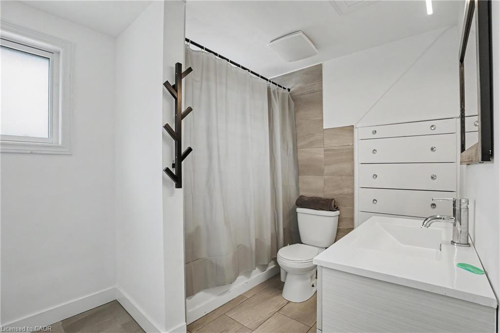100 Hardale Crescent Property Photo 24