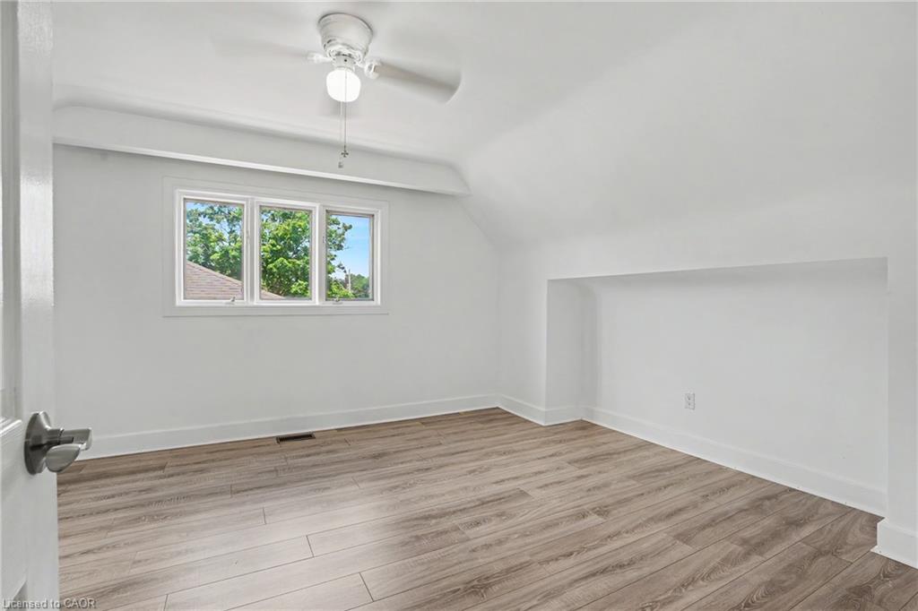 100 Hardale Crescent Property Photo 25