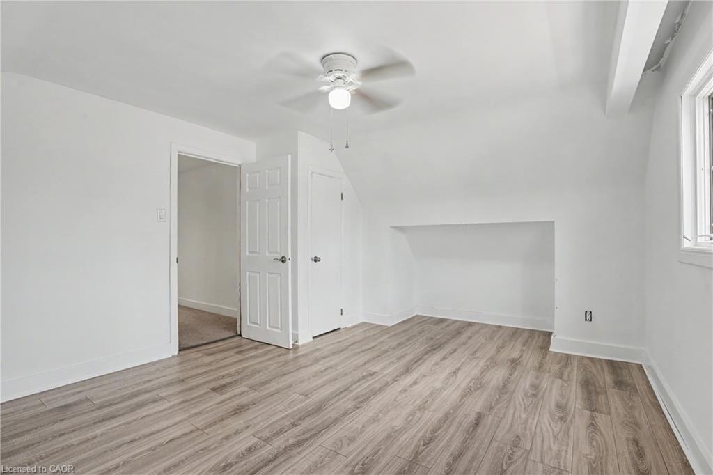 100 Hardale Crescent Property Photo 26