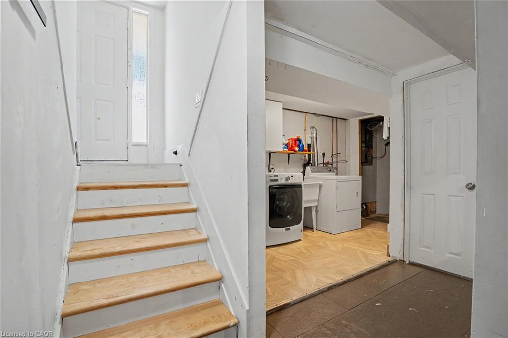 100 Hardale Crescent Property Photo 27