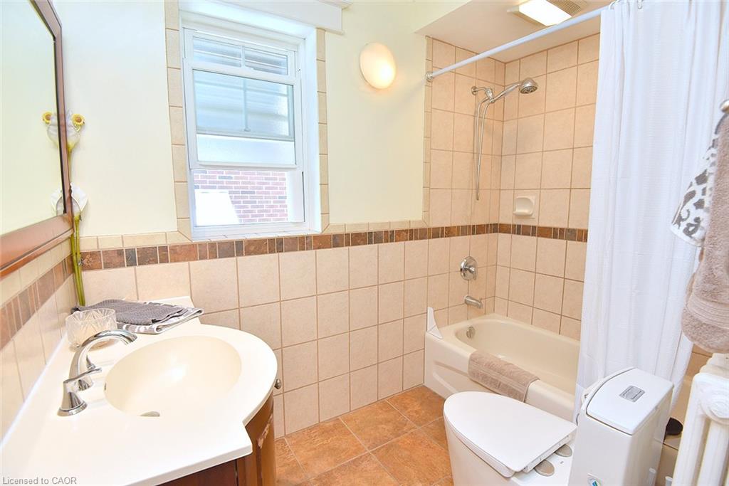 1 Barclay Street Property Photo 23