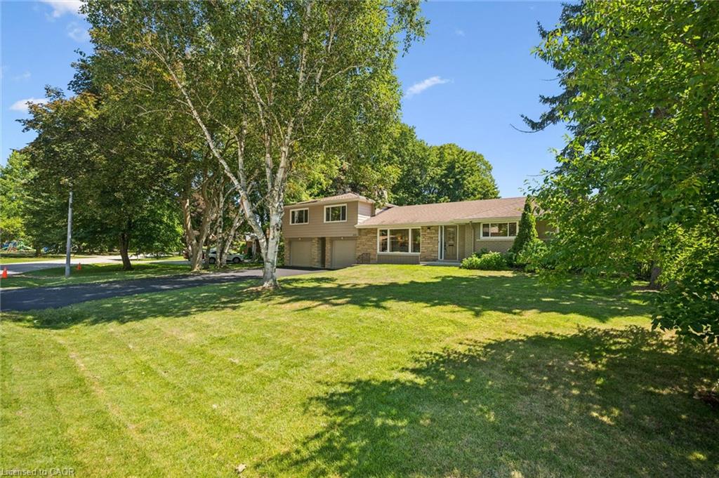 636 Iroquois Avenue Property Photo 3