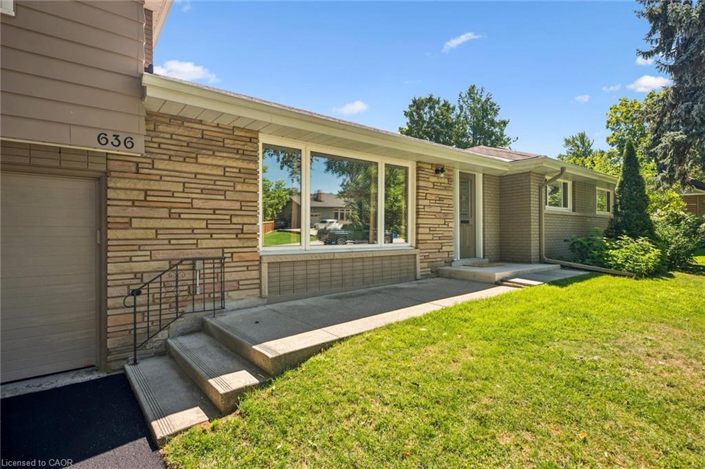 636 Iroquois Avenue Property Photo 4