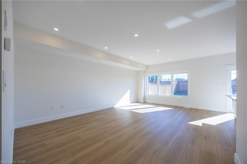 115 Amber Street Property Photo 10