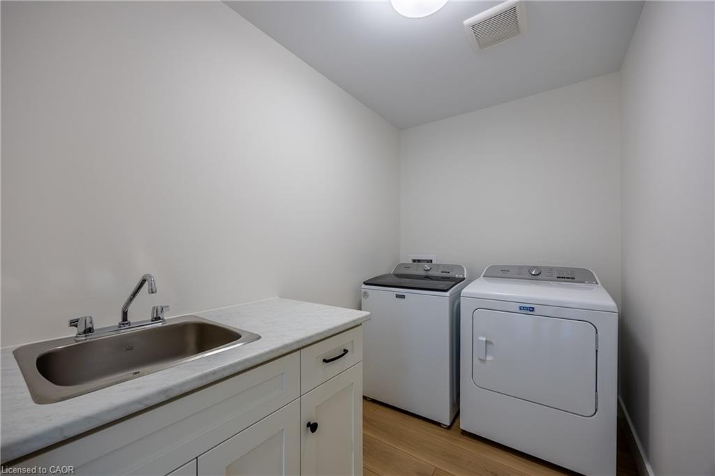 115 Amber Street Property Photo 17
