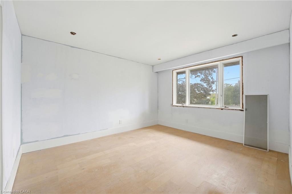 194 Simcoe Road Property Photo 15