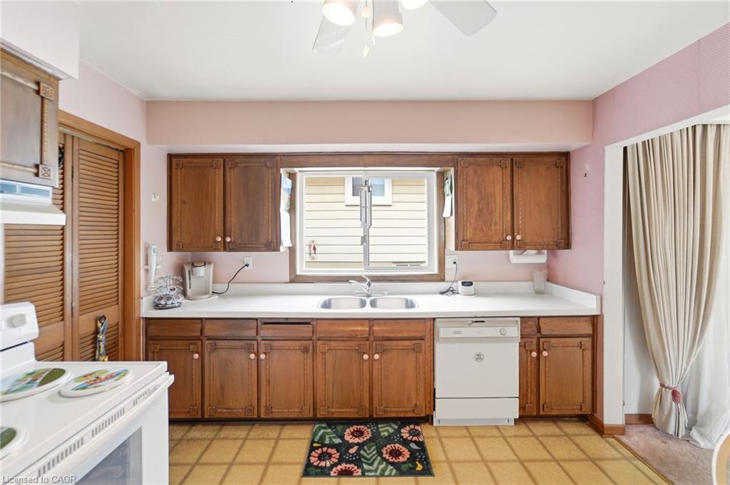 491 Shannon Crescent Property Photo 4