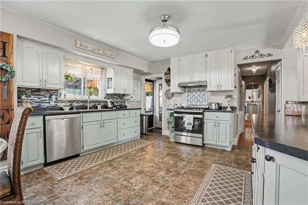 52 Lorne Avenue Property Photo 7