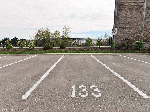 7-129 Isaac Devins Boulevard Property Photo 25