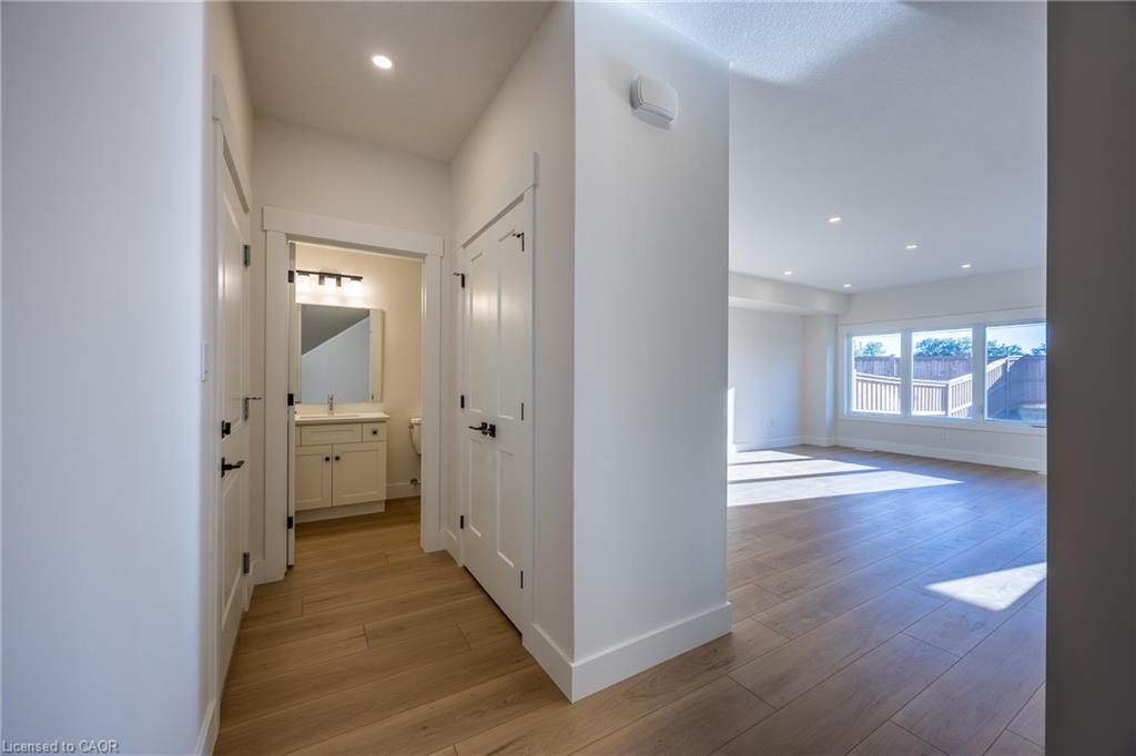 107 Amber Street Property Photo 14
