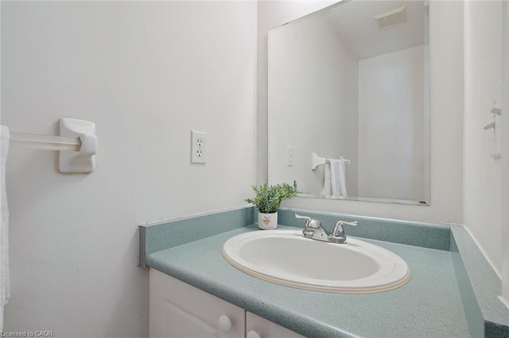 811 Edinburgh Road S Property Photo 29
