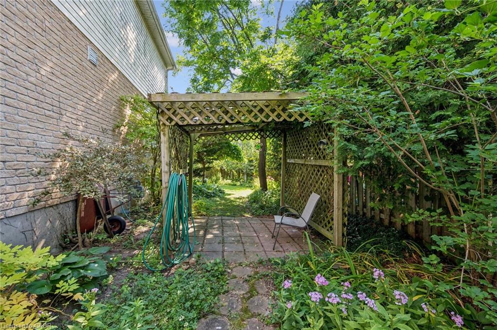 811 Edinburgh Road S Property Photo 44