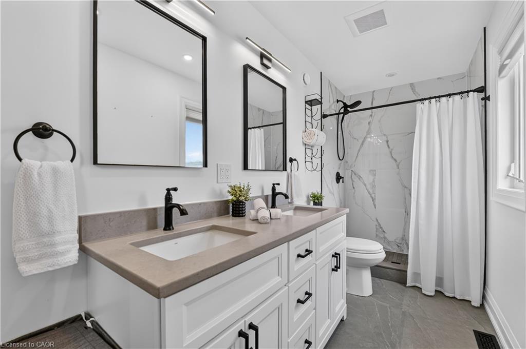 5767 Tenth Line Property Photo 22