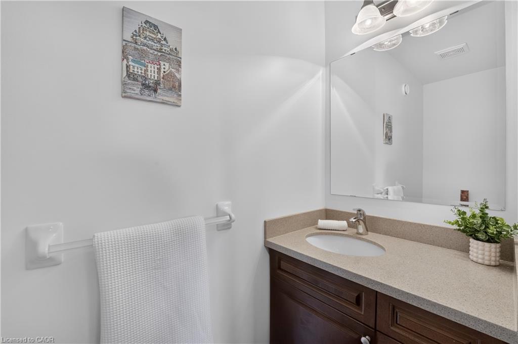 5767 Tenth Line Property Photo 26