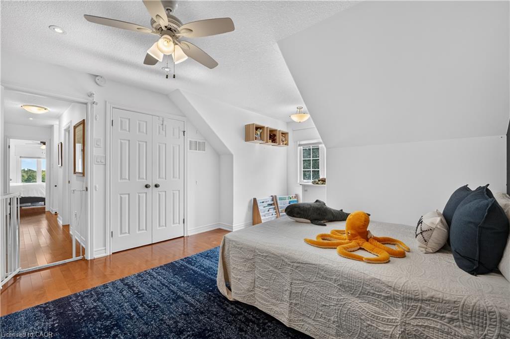 5767 Tenth Line Property Photo 33
