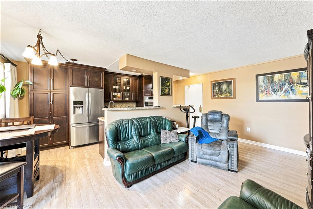202-851 Queenston Road Property Photo 12