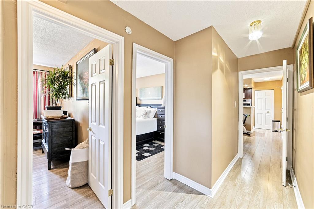 202-851 Queenston Road Property Photo 14