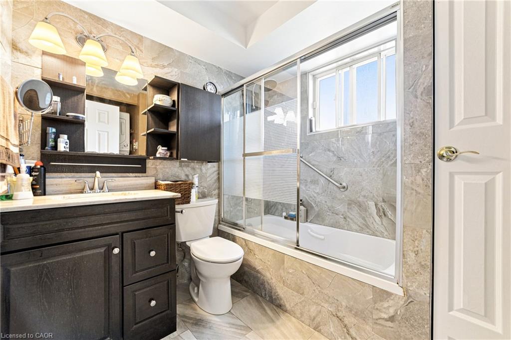 202-851 Queenston Road Property Photo 17