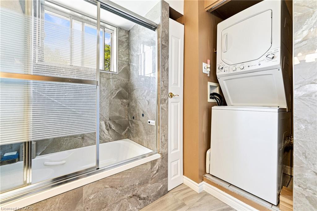 202-851 Queenston Road Property Photo 18