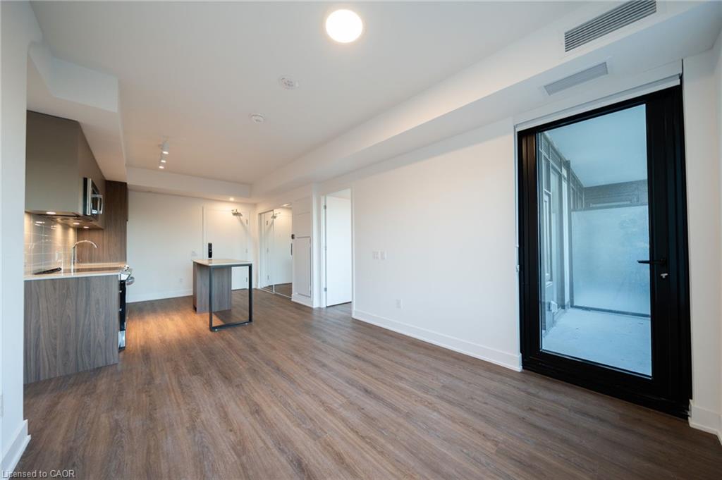 520-500 Upper Wellington Street Property Photo 6