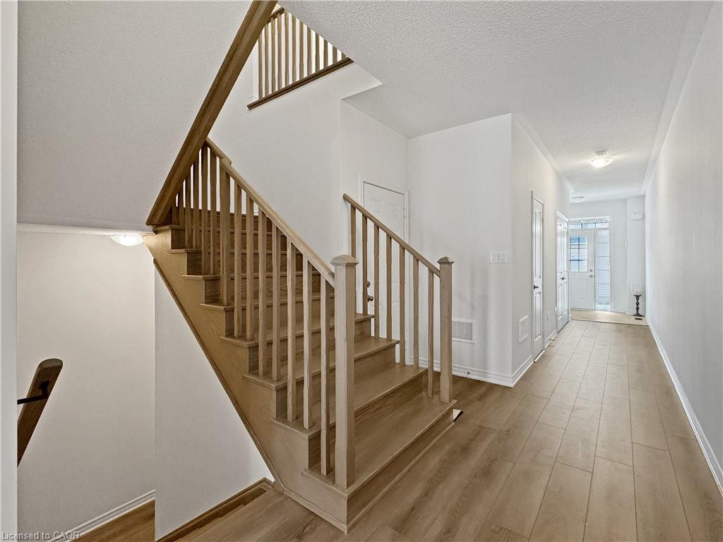 82 Gledhill Crescent Property Photo 4
