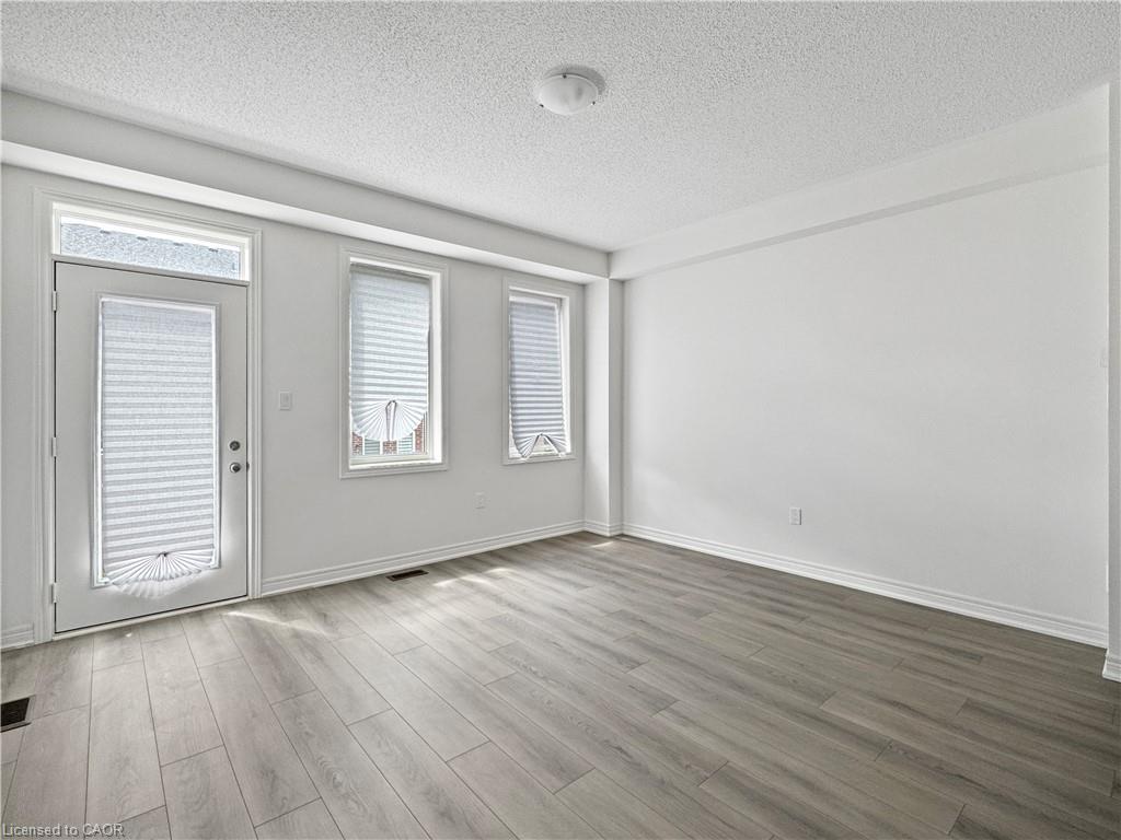 82 Gledhill Crescent Property Photo 12