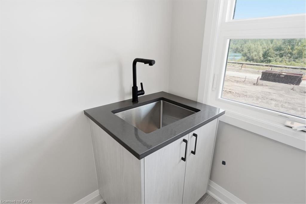 1-6561 Alexa Common Property Photo 40